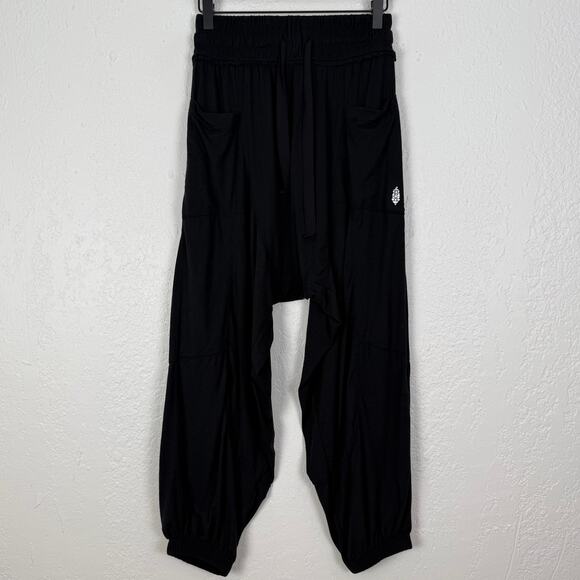 Free People Movement Light As A Feather Harem Pant Slouchy Black Size XS - Picture 1 of 6